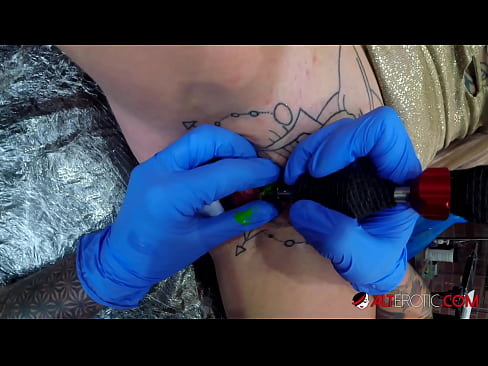 ❤️ Itin tatuiruota karšta Sully Savage gavo tatuiruotę ant savo klitorio ☑ Porno prie lt.dreamlandpassionjourney.ru ❌️